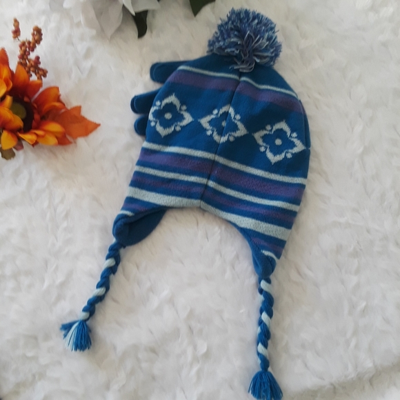 Girls Frozen 2 Hat and Gloves - Picture 8 of 8